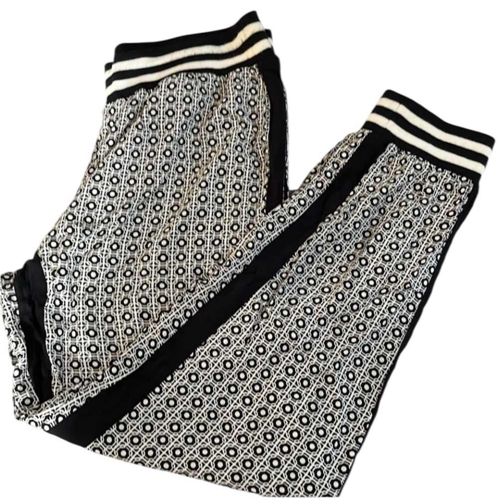 𝅺Vanilla Star size  large  Black & White print silky joggers black tux strip